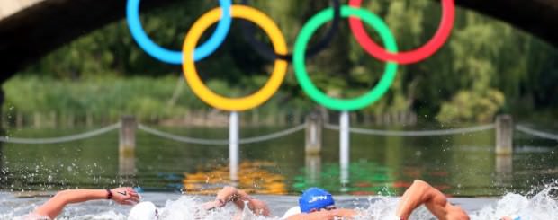 Lo que enseña de mantenimiento web un bañador